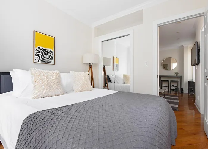 Stylish Private Room In Upper East Side!
