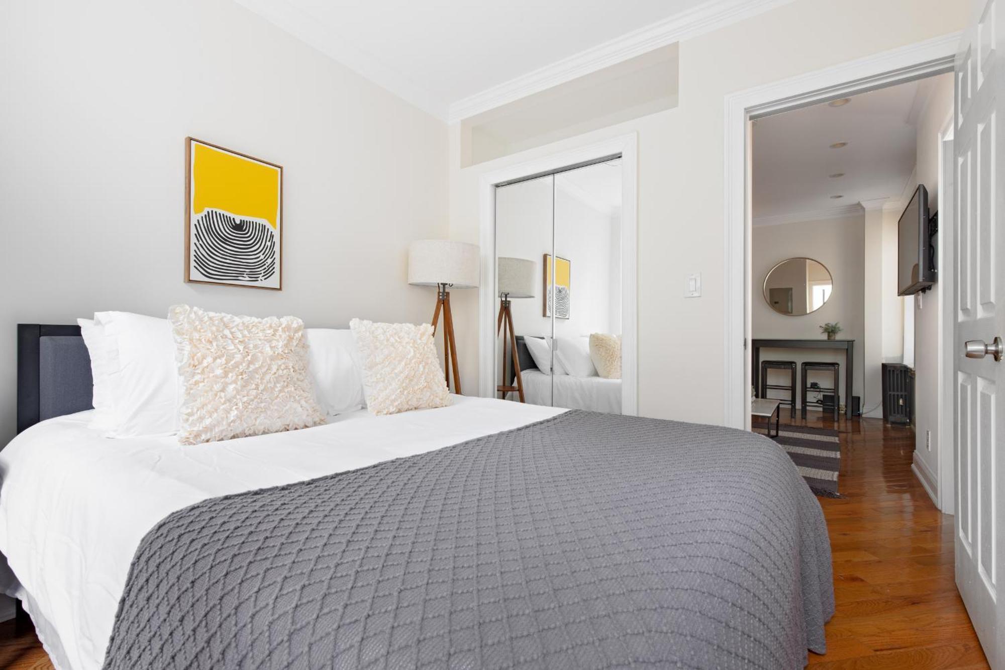 Stylish Private In Upper East Side! Homestay *